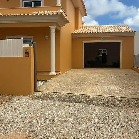 Housev5 W/pool & Bbq